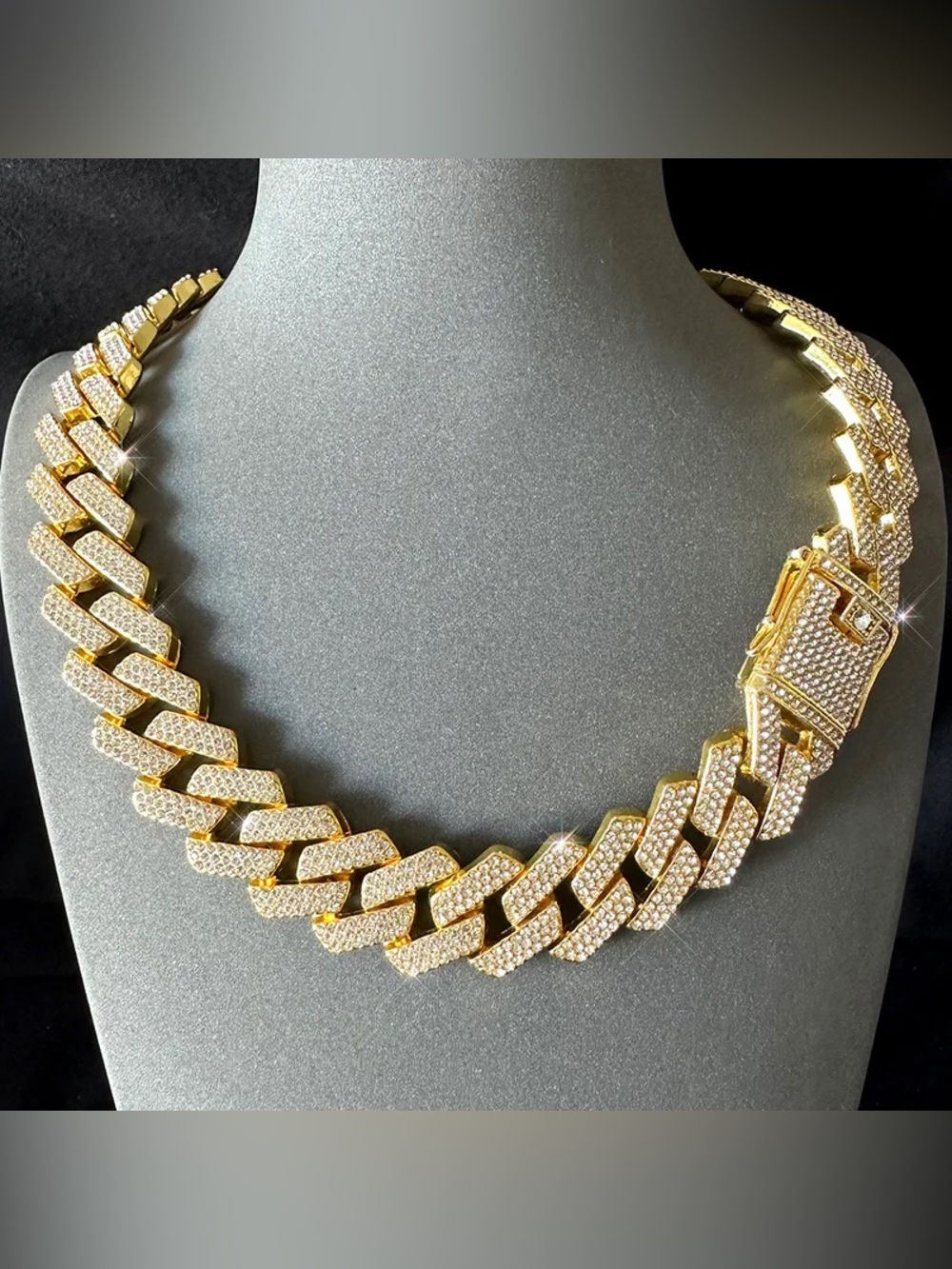 Gold Plated Men’s Hip-Hop Pendant Necklace With Rhinestones On Cuban Link Chain
